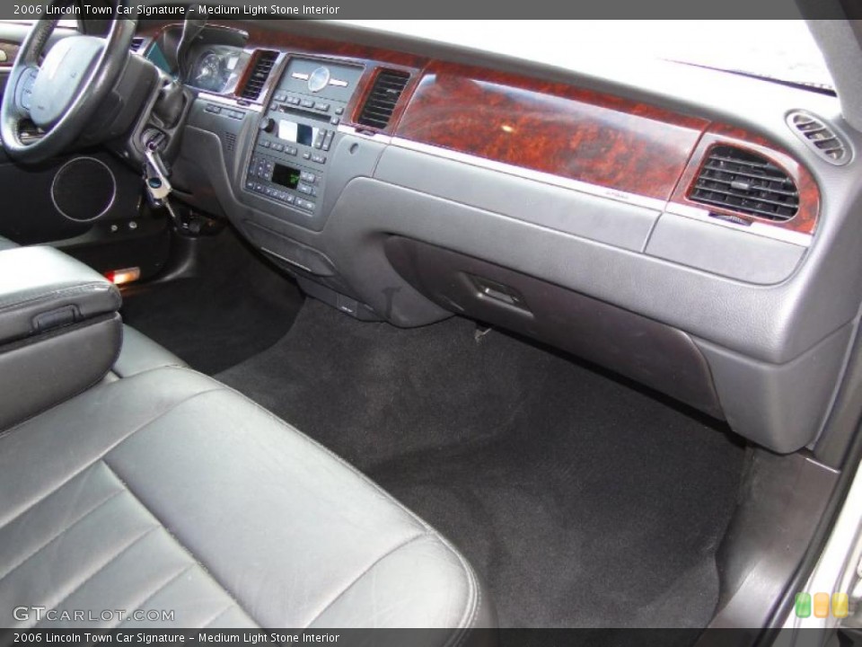 Medium Light Stone Interior Dashboard for the 2006 Lincoln Town Car Signature #48451167