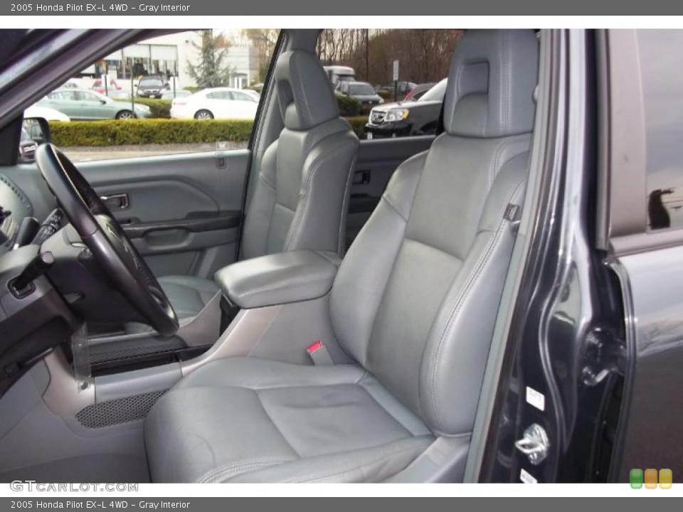 Gray Interior Photo for the 2005 Honda Pilot EX-L 4WD #48451941