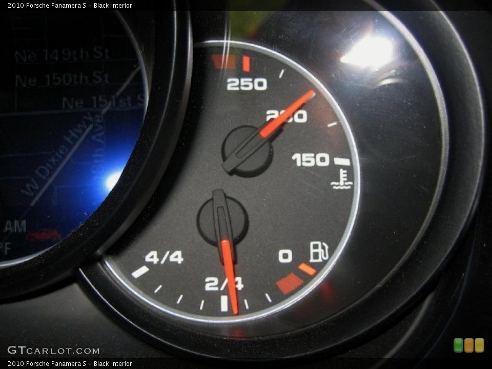 Black Interior Gauges for the 2010 Porsche Panamera S #48454531
