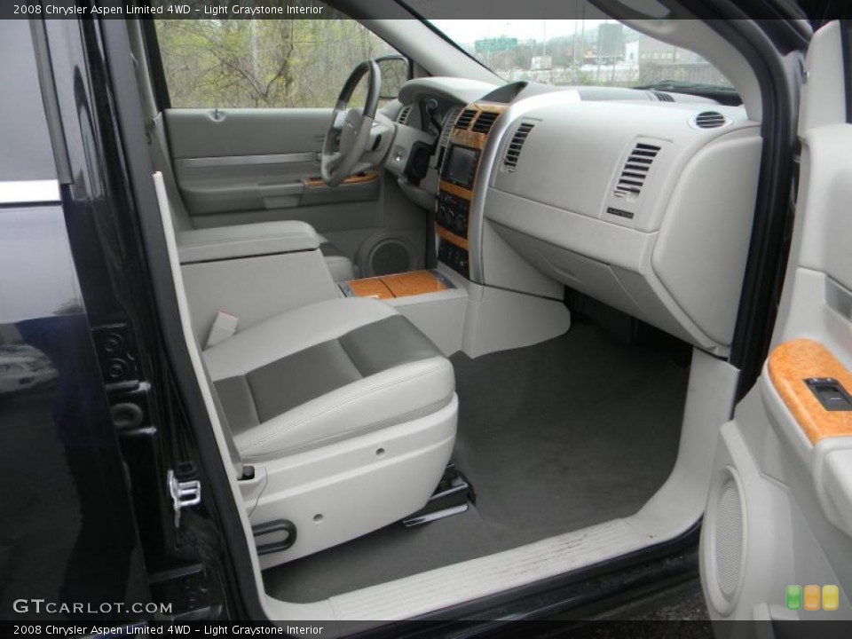 Light Graystone Interior Photo for the 2008 Chrysler Aspen Limited 4WD #48463686