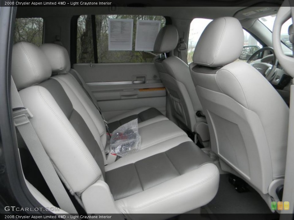 Light Graystone Interior Photo for the 2008 Chrysler Aspen Limited 4WD #48463698