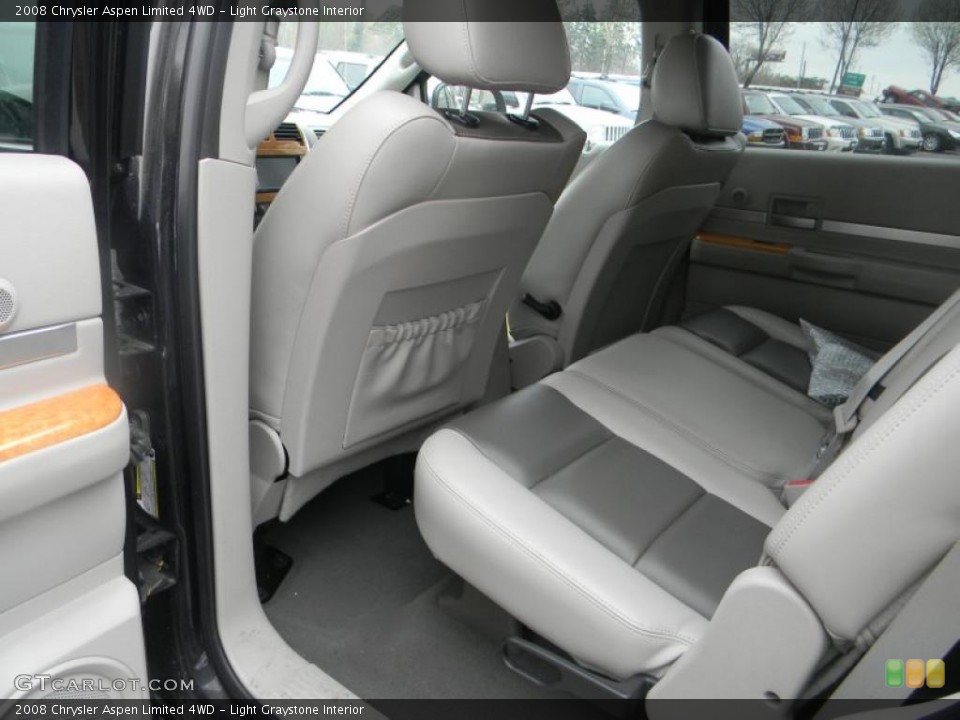 Light Graystone Interior Photo for the 2008 Chrysler Aspen Limited 4WD #48463713