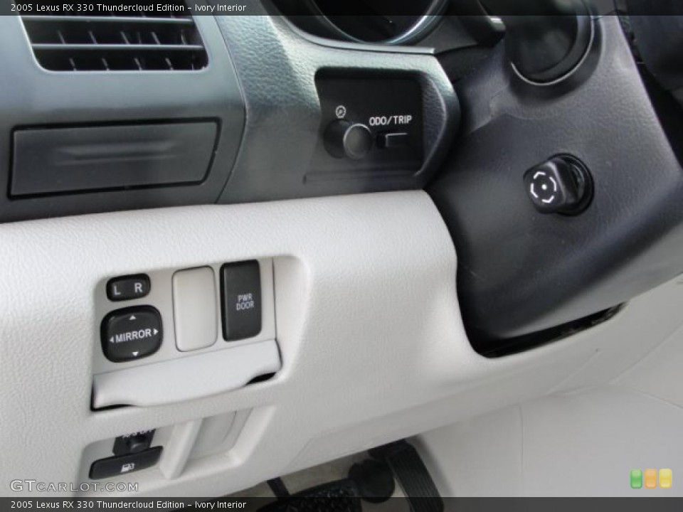 Ivory Interior Controls for the 2005 Lexus RX 330 Thundercloud Edition #48464451