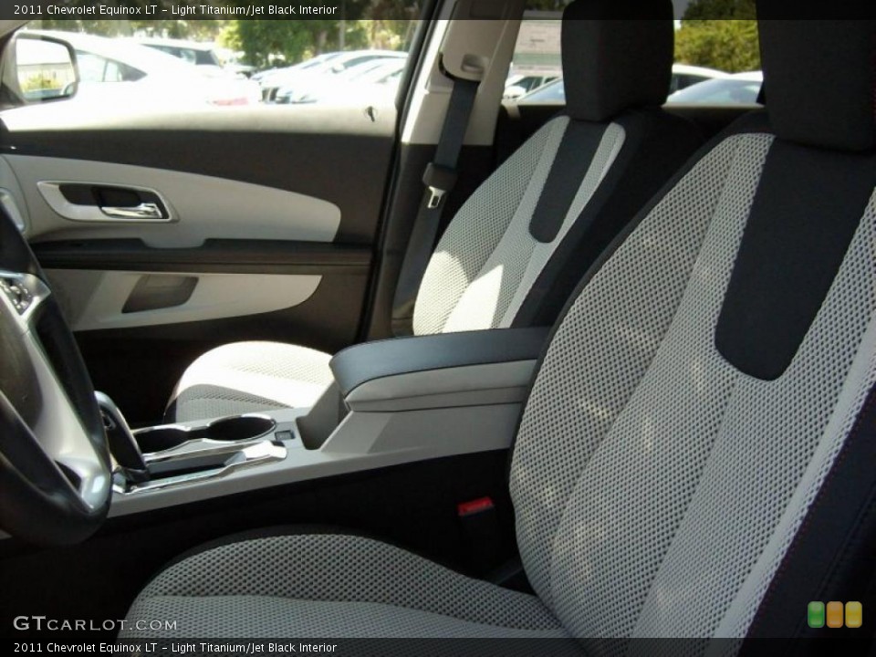 Light Titanium/Jet Black Interior Photo for the 2011 Chevrolet Equinox LT #48466941