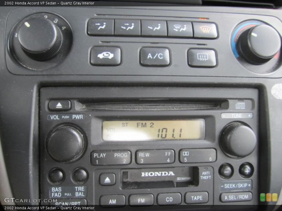 Quartz Gray Interior Controls for the 2002 Honda Accord VP Sedan #48468468