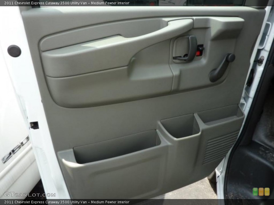 Medium Pewter Interior Door Panel for the 2011 Chevrolet Express Cutaway 3500 Utility Van #48468906