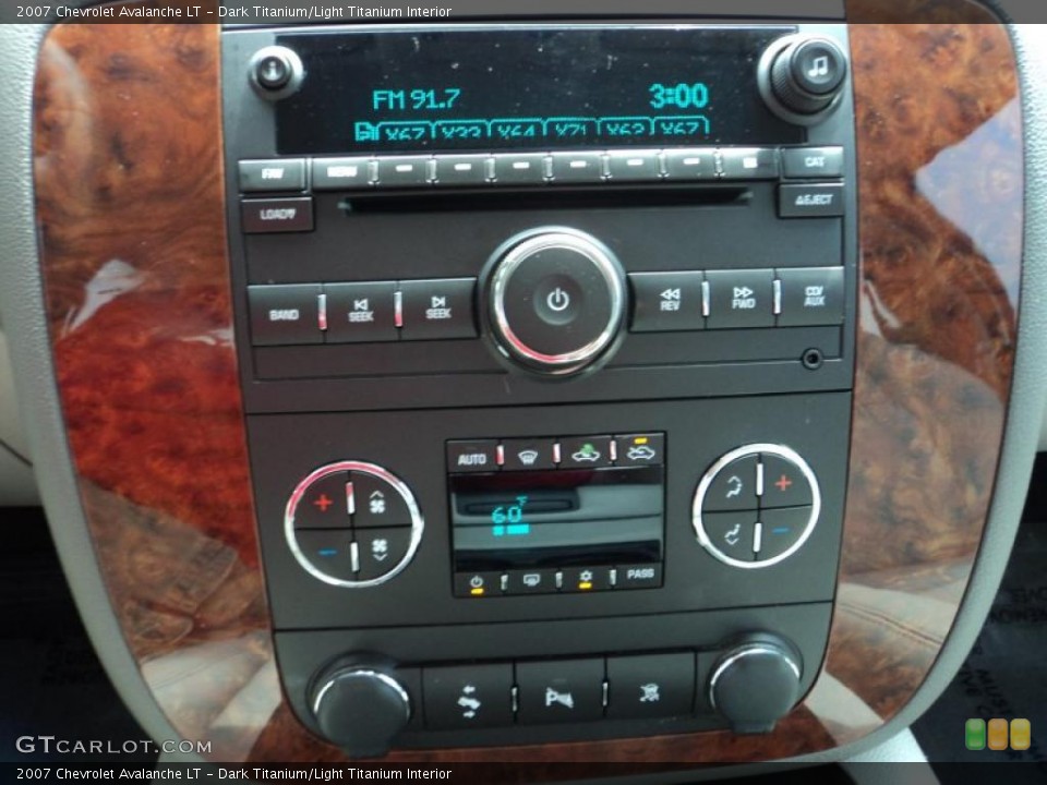 Dark Titanium/Light Titanium Interior Controls for the 2007 Chevrolet Avalanche LT #48471525