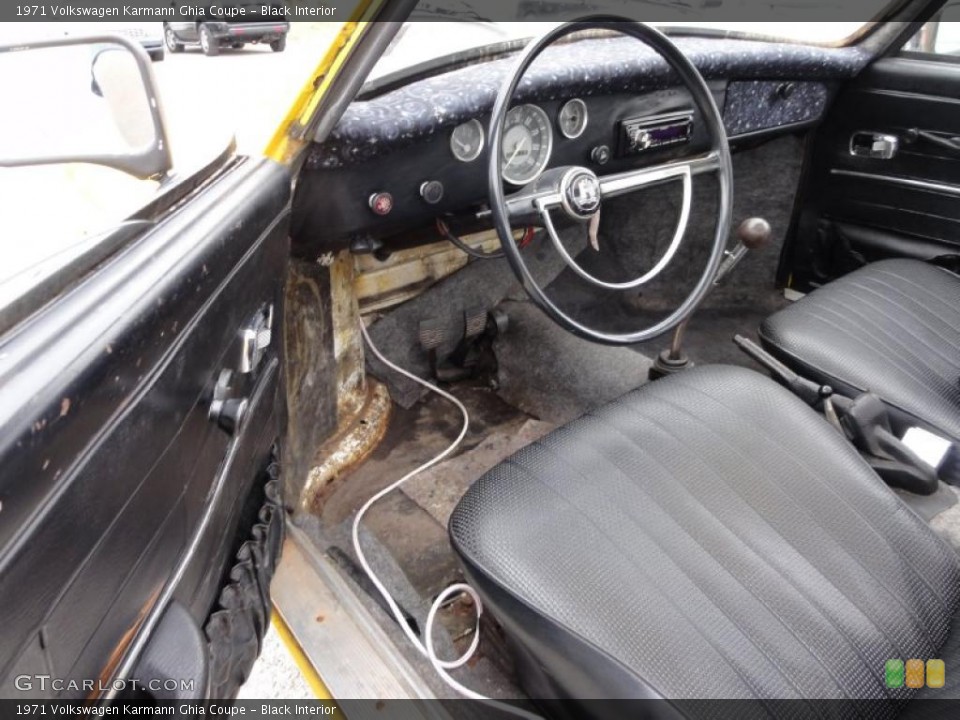 Black Interior Photo for the 1971 Volkswagen Karmann Ghia Coupe #48472098