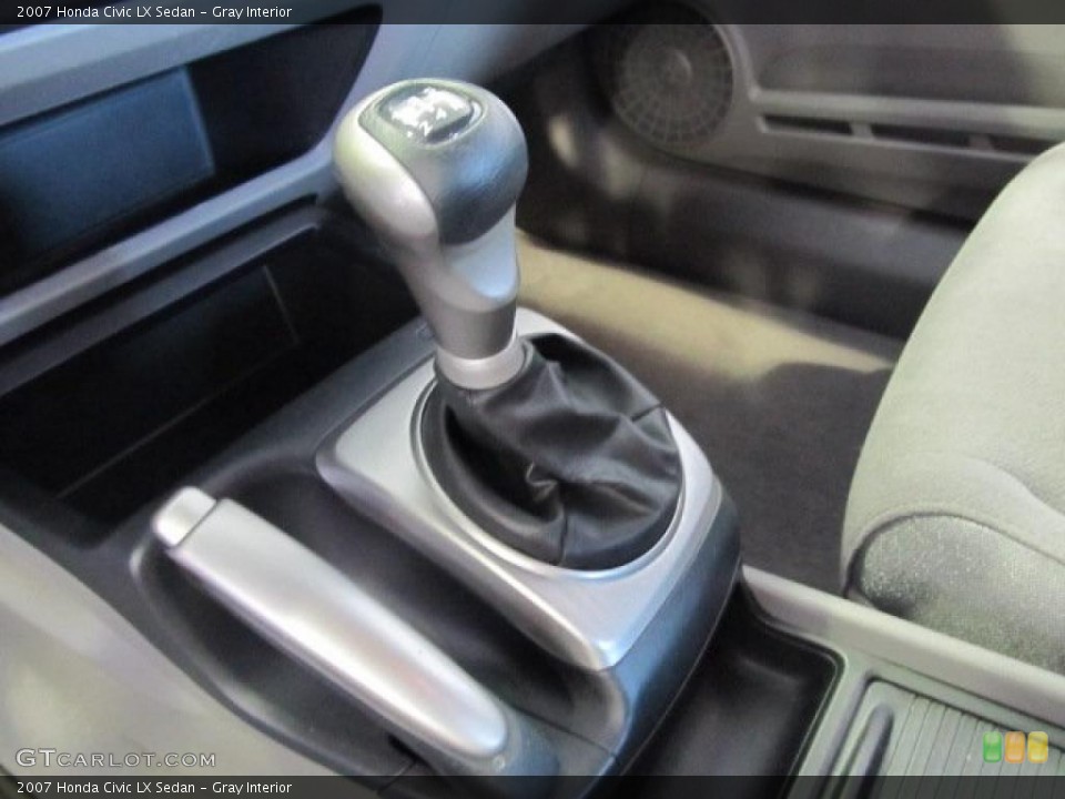 Gray Interior Transmission for the 2007 Honda Civic LX Sedan #48474237