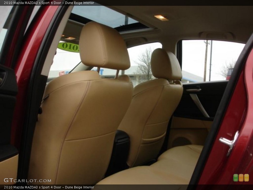 Dune Beige Interior Photo for the 2010 Mazda MAZDA3 s Sport 4 Door #48475107