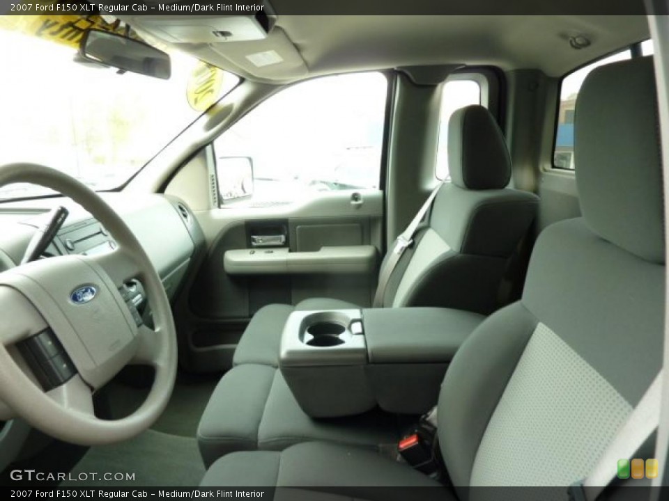 Medium/Dark Flint Interior Photo for the 2007 Ford F150 XLT Regular Cab #48476973