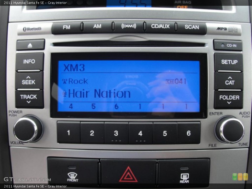 Gray Interior Controls for the 2011 Hyundai Santa Fe SE #48479289
