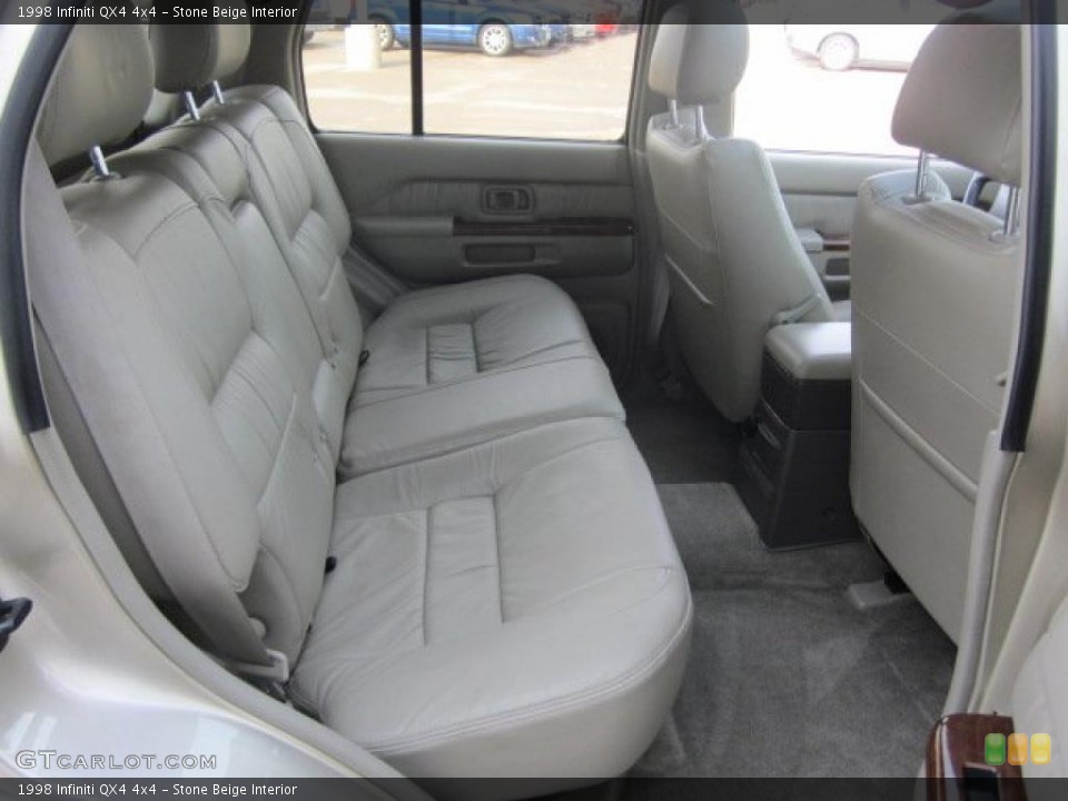 Stone Beige Interior Photo for the 1998 Infiniti QX4 4x4 #48490543