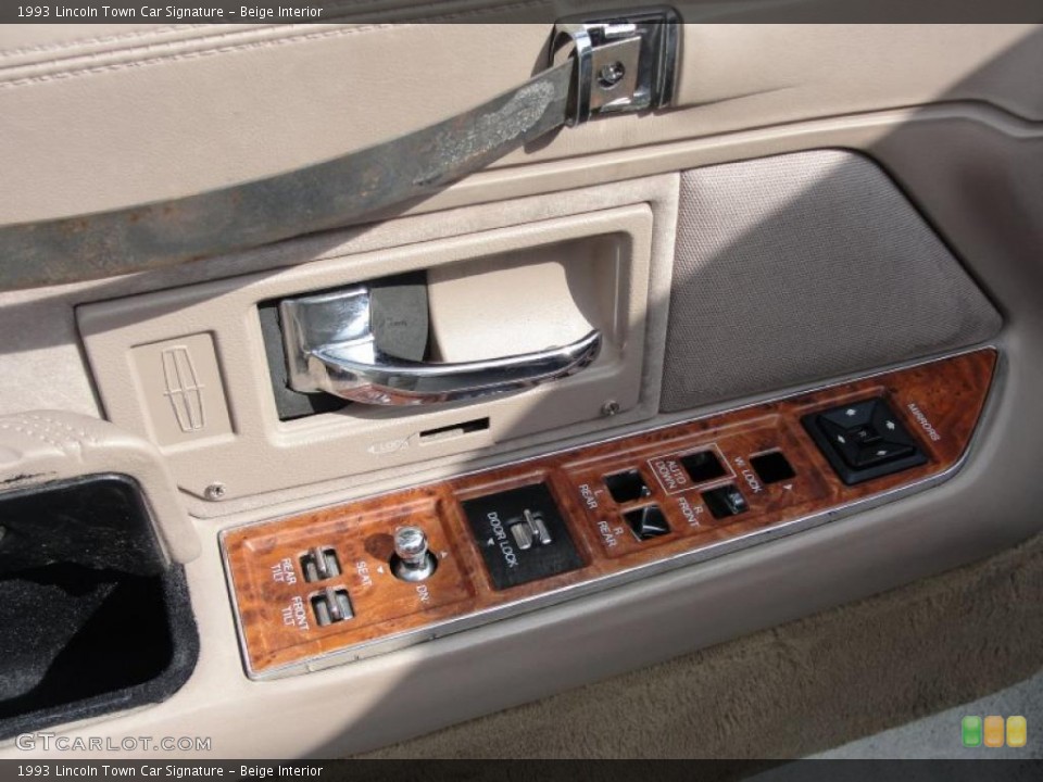 Beige Interior Controls for the 1993 Lincoln Town Car Signature #48492487