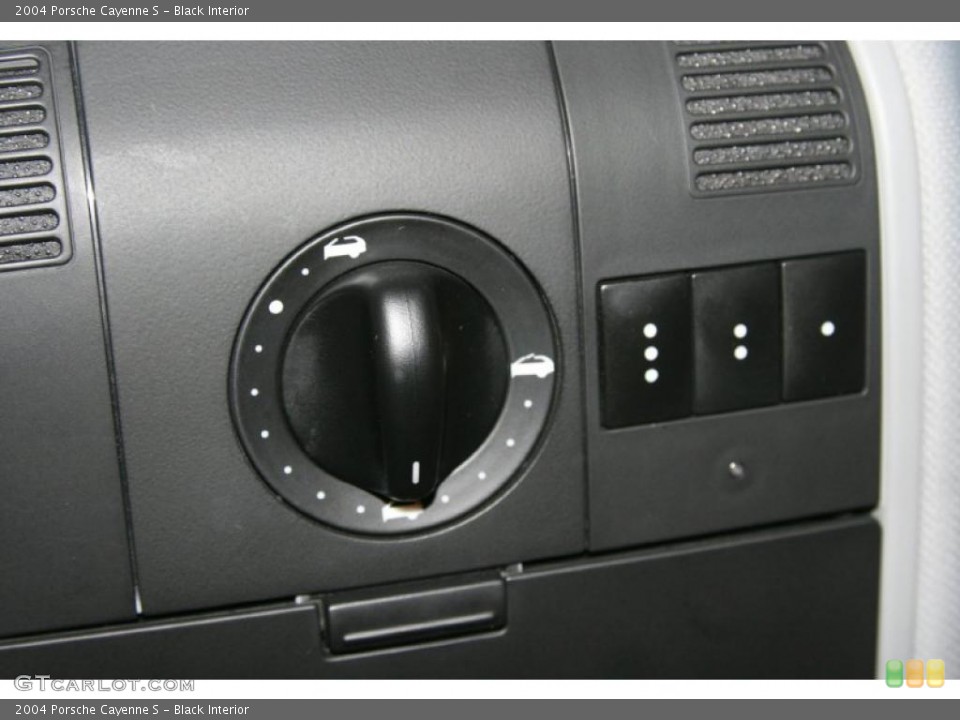 Black Interior Controls for the 2004 Porsche Cayenne S #48493813