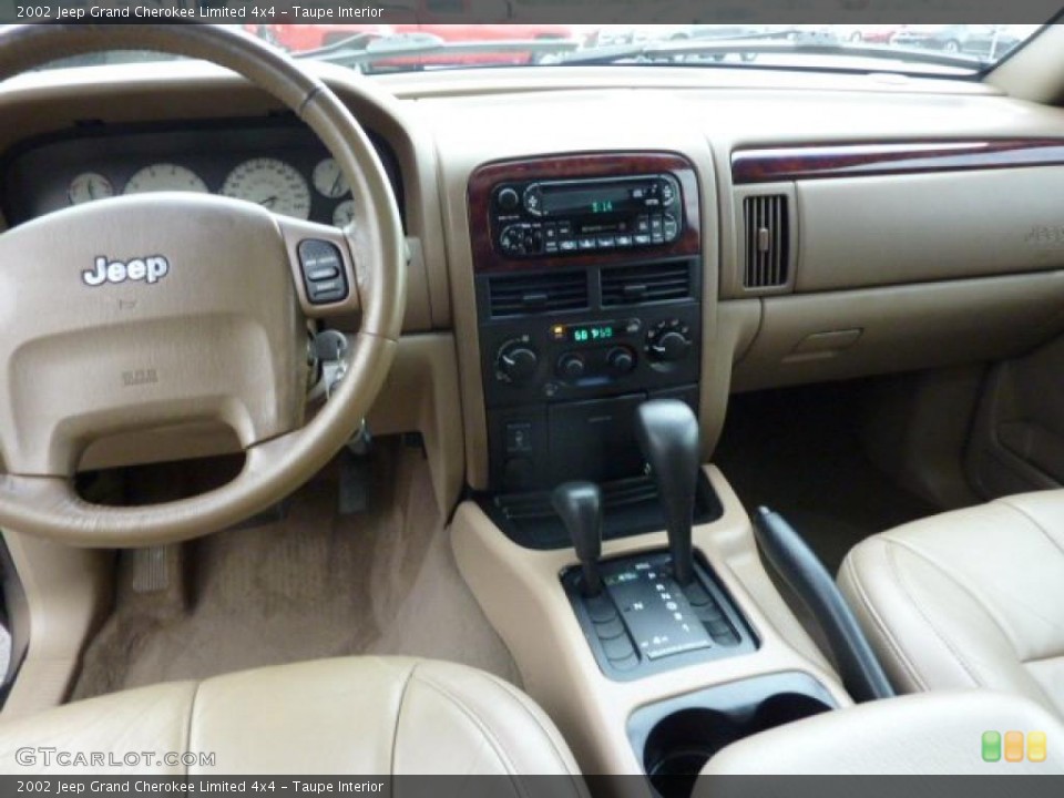 Taupe Interior Photo for the 2002 Jeep Grand Cherokee Limited 4x4 #48494113