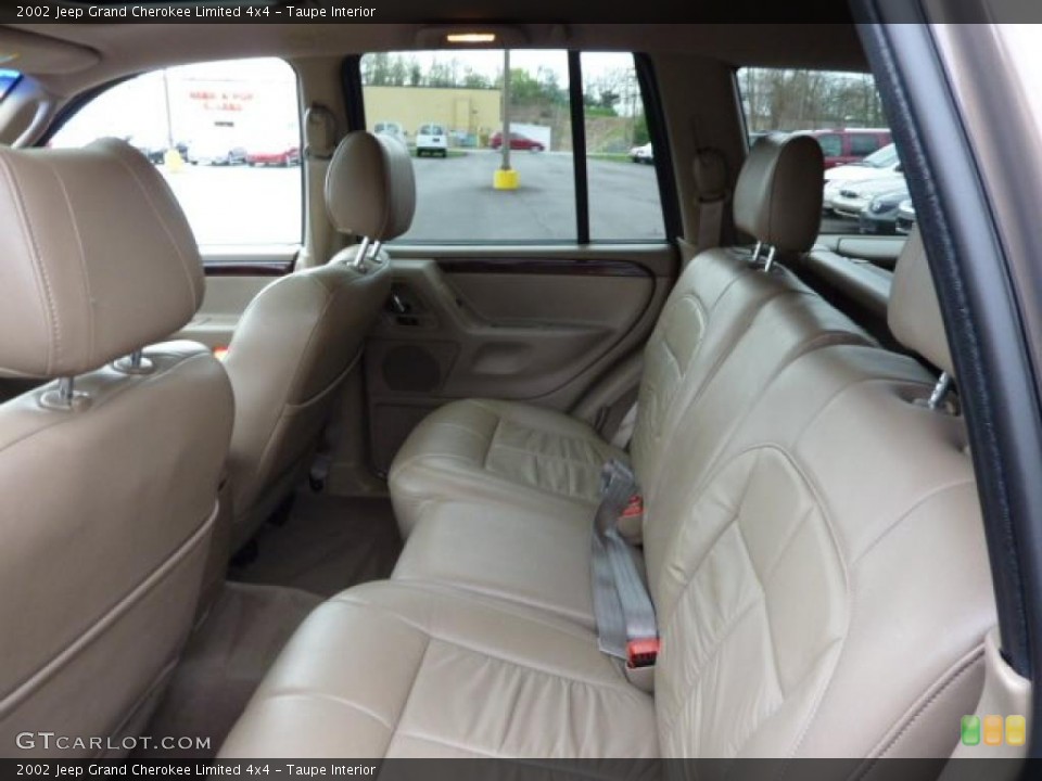Taupe Interior Photo for the 2002 Jeep Grand Cherokee Limited 4x4 #48494125