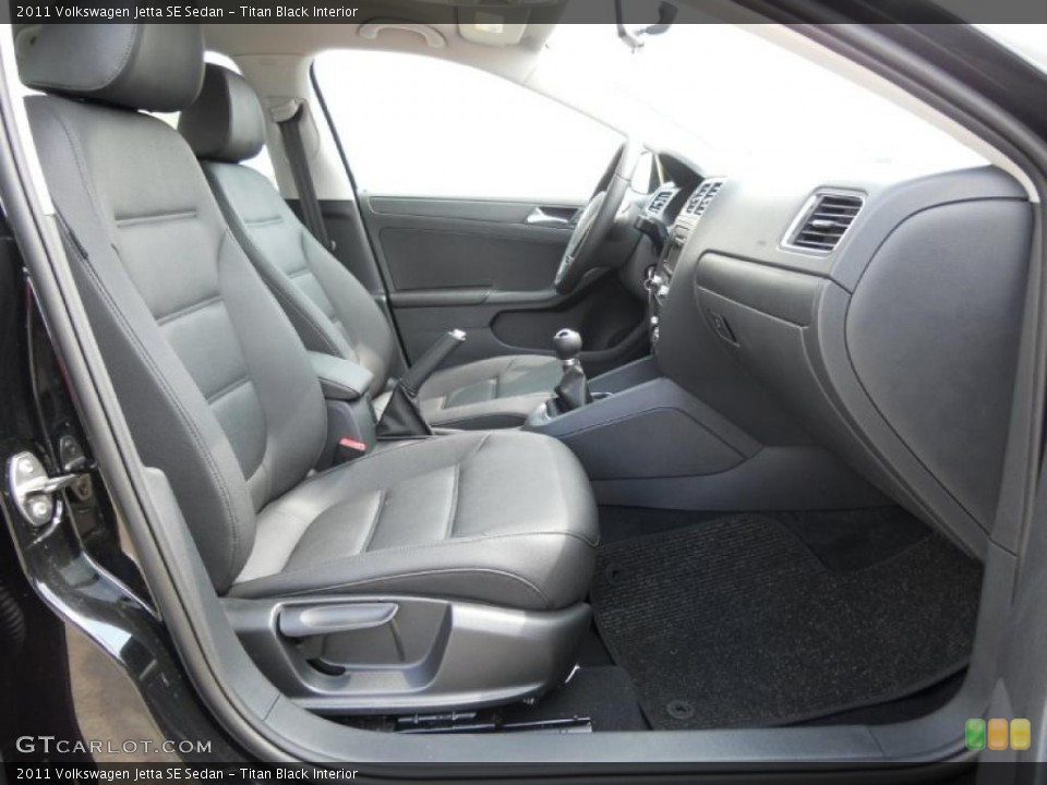 Titan Black Interior Photo for the 2011 Volkswagen Jetta SE Sedan #48497971