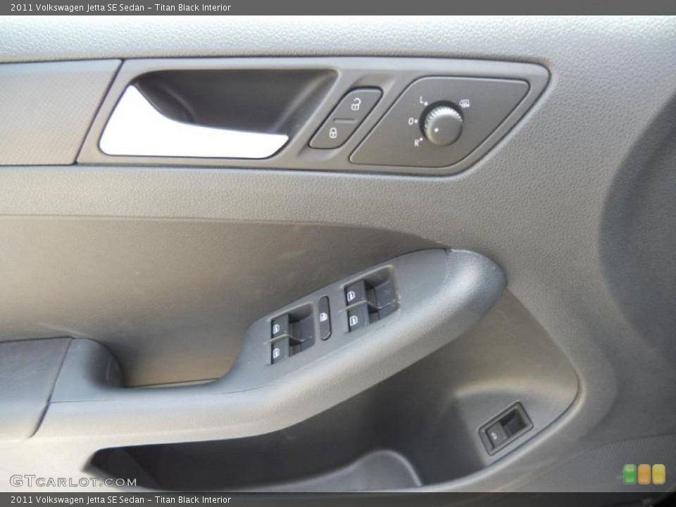 Titan Black Interior Controls for the 2011 Volkswagen Jetta SE Sedan #48498040