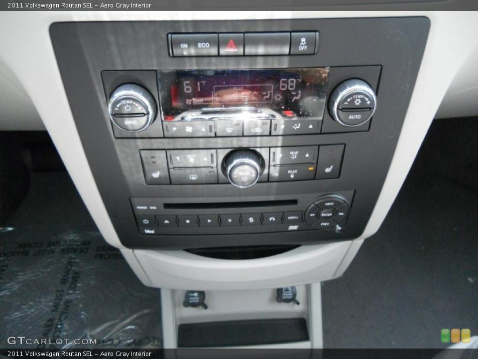 Aero Gray Interior Controls for the 2011 Volkswagen Routan SEL #48498886