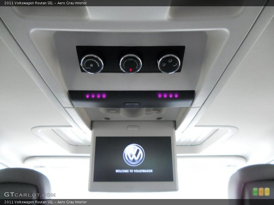 Aero Gray Interior Controls for the 2011 Volkswagen Routan SEL #48498901