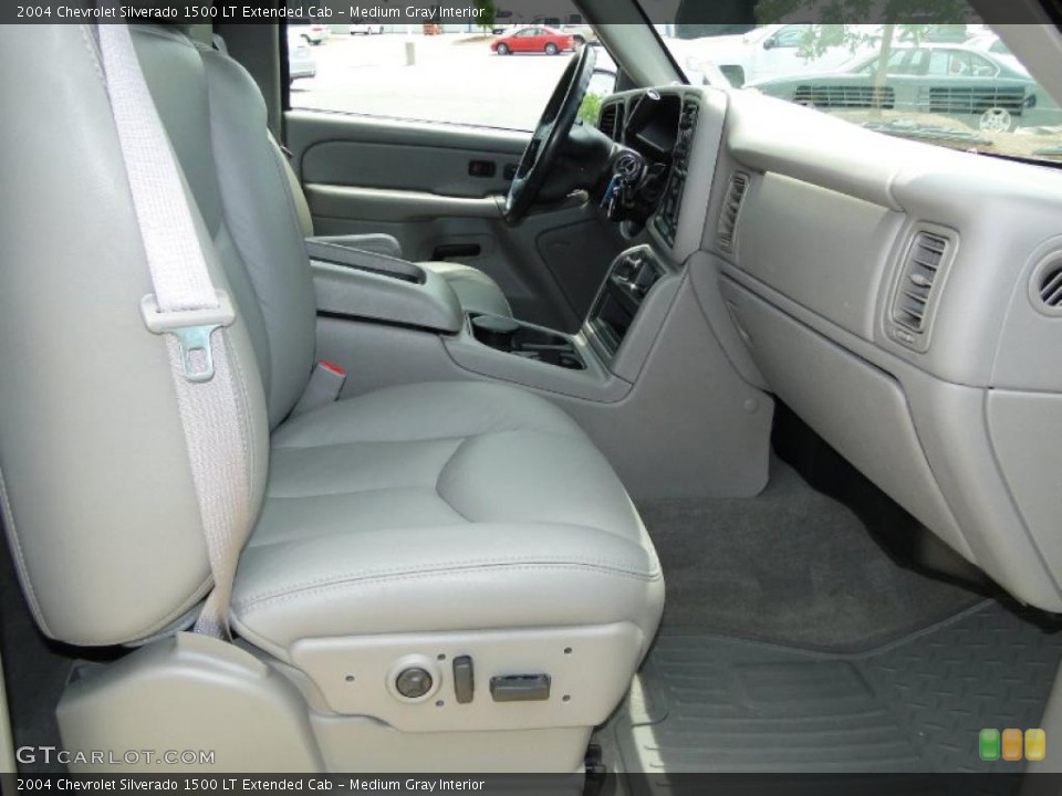 Medium Gray Interior Photo for the 2004 Chevrolet Silverado 1500 LT Extended Cab #48505677