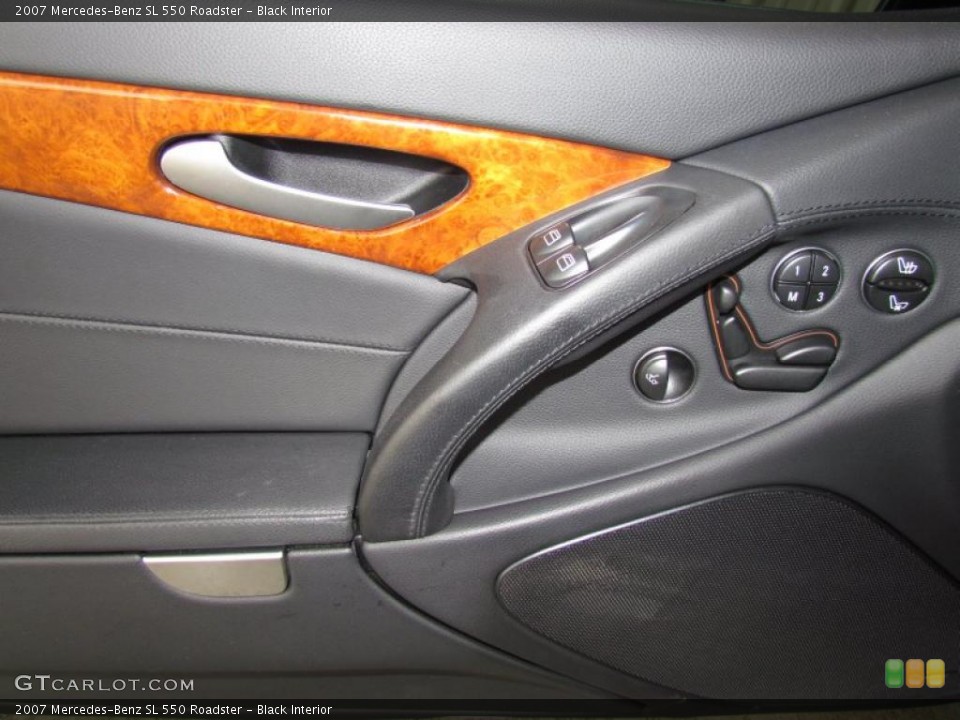 Black Interior Controls for the 2007 Mercedes-Benz SL 550 Roadster #48508575