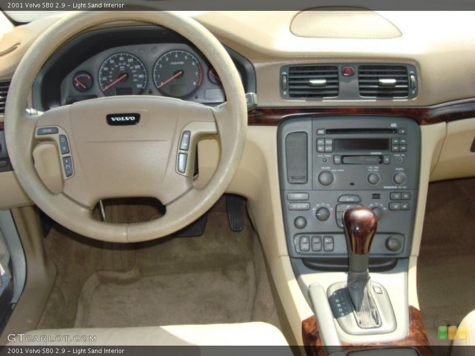 Light Sand Interior Dashboard for the 2001 Volvo S80 2.9 #48511798