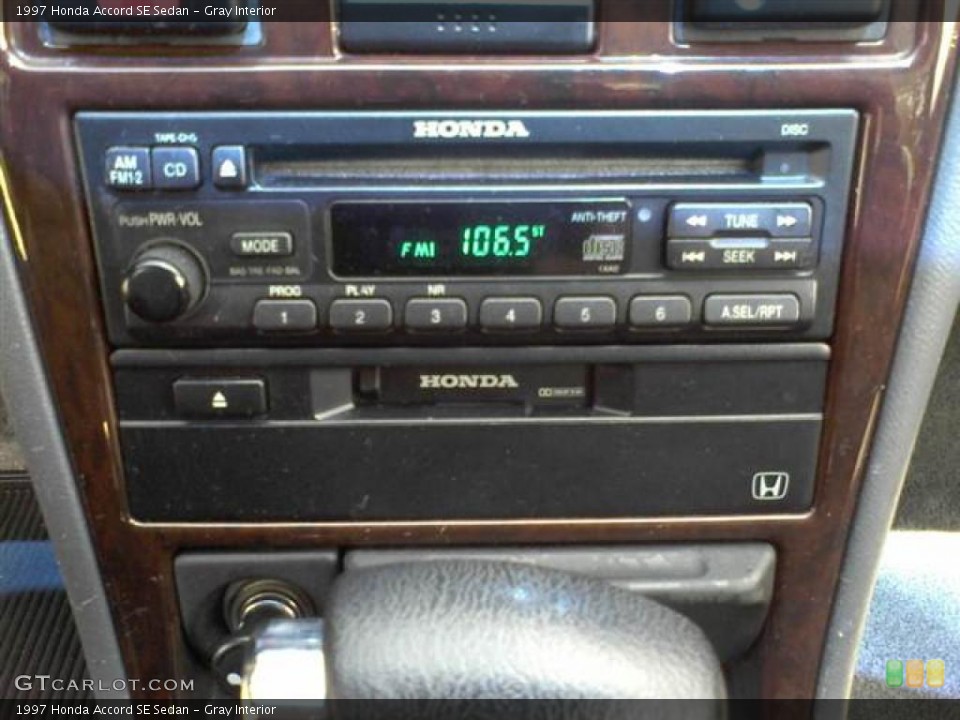 Gray Interior Controls for the 1997 Honda Accord SE Sedan #48512551