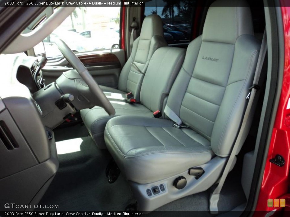Medium Flint Interior Photo for the 2003 Ford F350 Super Duty Lariat Crew Cab 4x4 Dually #48514438