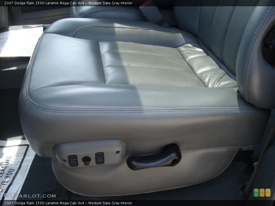 Medium Slate Gray Interior Photo for the 2007 Dodge Ram 1500 Laramie Mega Cab 4x4 #48515071