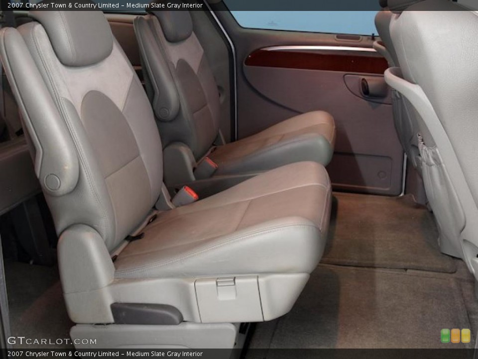 Medium Slate Gray Interior Photo for the 2007 Chrysler Town & Country Limited #48517759