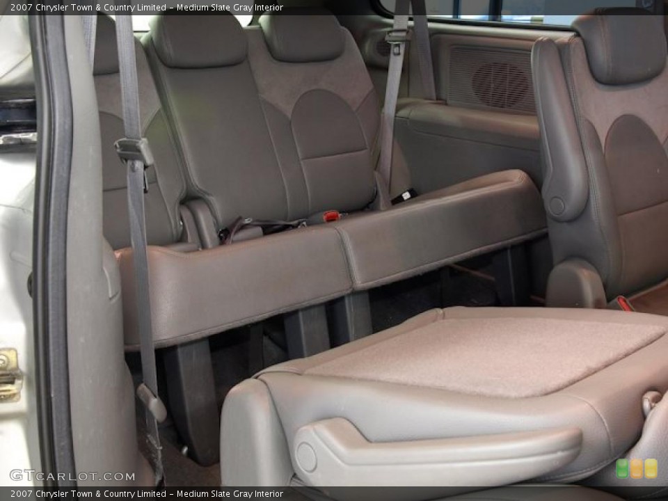 Medium Slate Gray Interior Photo for the 2007 Chrysler Town & Country Limited #48517771