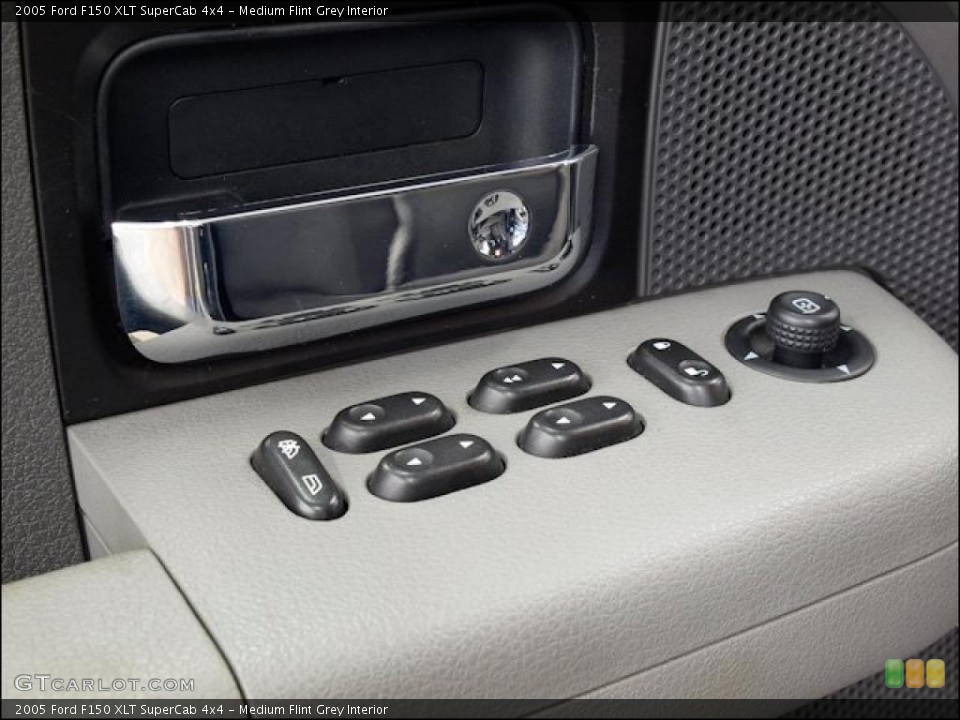 Medium Flint Grey Interior Controls for the 2005 Ford F150 XLT SuperCab 4x4 #48518077