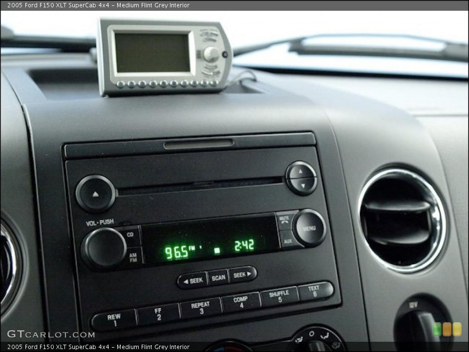 Medium Flint Grey Interior Controls for the 2005 Ford F150 XLT SuperCab 4x4 #48518086