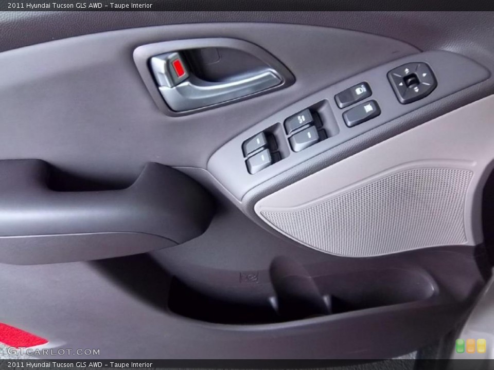 Taupe Interior Controls for the 2011 Hyundai Tucson GLS AWD #48522436
