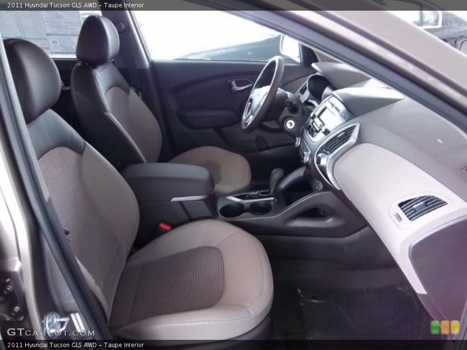 Taupe Interior Photo for the 2011 Hyundai Tucson GLS AWD #48522487