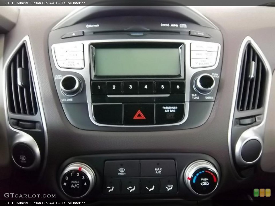 Taupe Interior Controls for the 2011 Hyundai Tucson GLS AWD #48522541