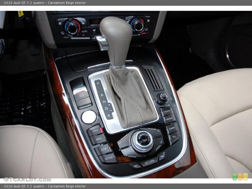 Cardamom Beige Interior Transmission for the 2010 Audi Q5 3.2 quattro #48525520