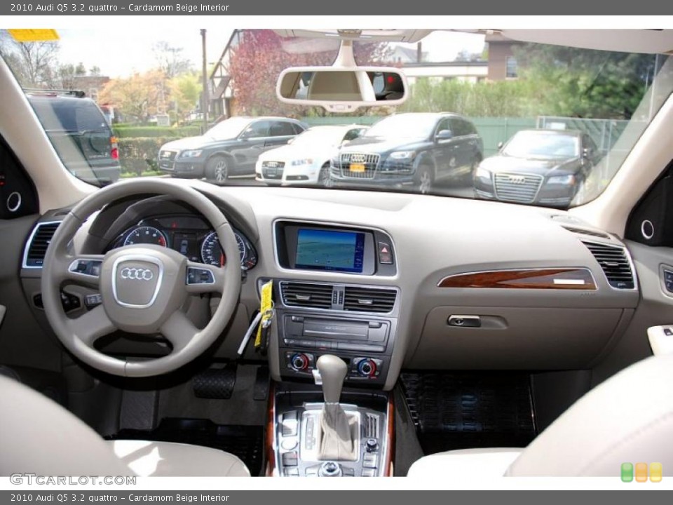 Cardamom Beige Interior Dashboard for the 2010 Audi Q5 3.2 quattro #48525793
