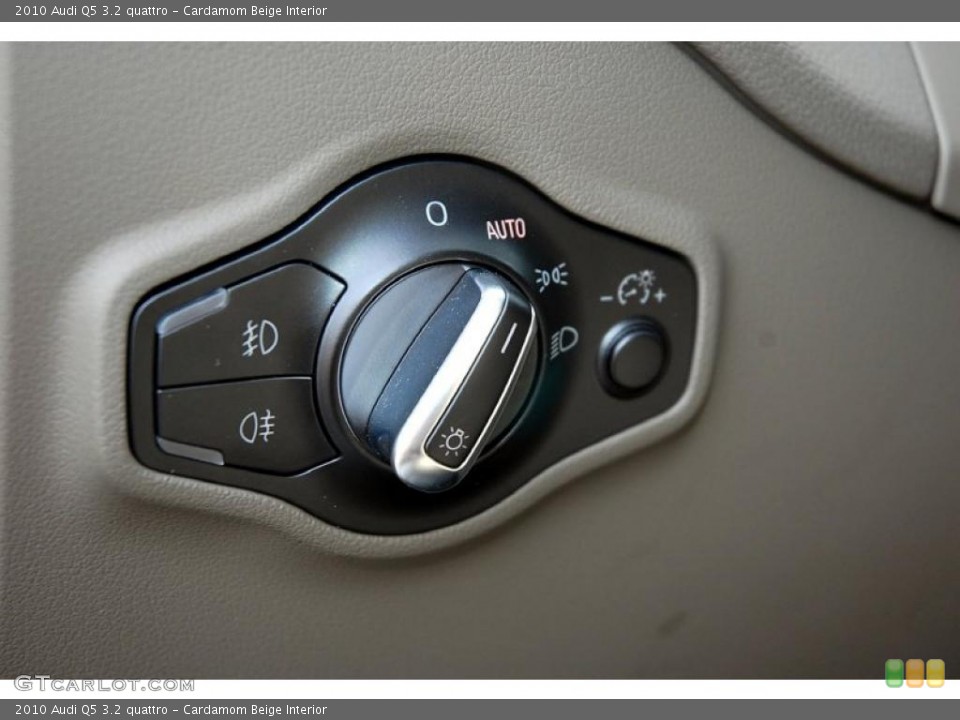 Cardamom Beige Interior Controls for the 2010 Audi Q5 3.2 quattro #48525850