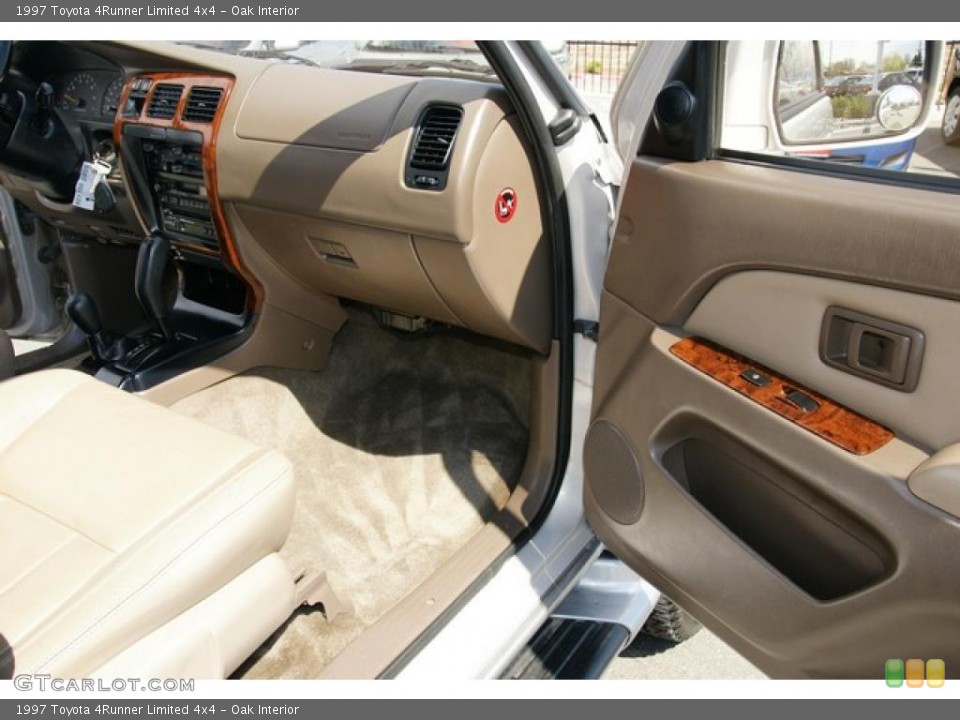 Oak Interior Photo for the 1997 Toyota 4Runner Limited 4x4 #48541484