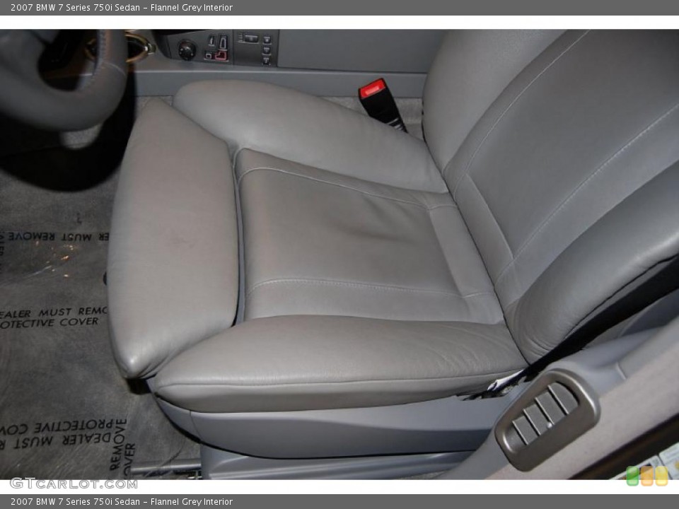 Flannel Grey Interior Photo for the 2007 BMW 7 Series 750i Sedan #48545287