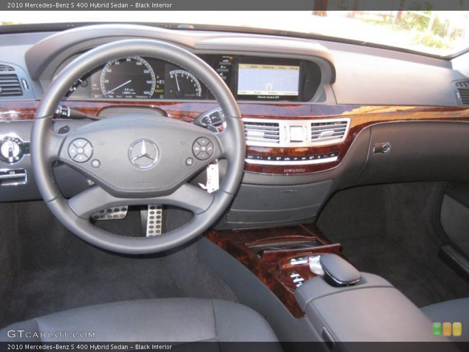 Black Interior Dashboard for the 2010 Mercedes-Benz S 400 Hybrid Sedan #48546992