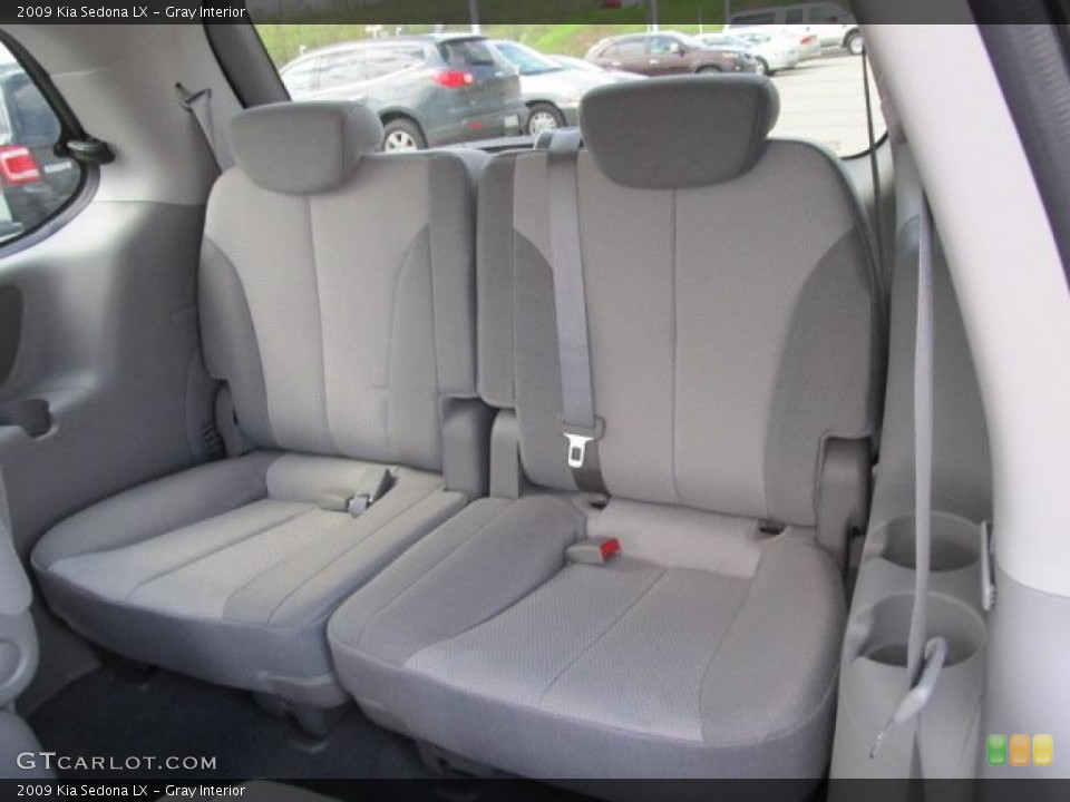Gray Interior Photo for the 2009 Kia Sedona LX #48548402