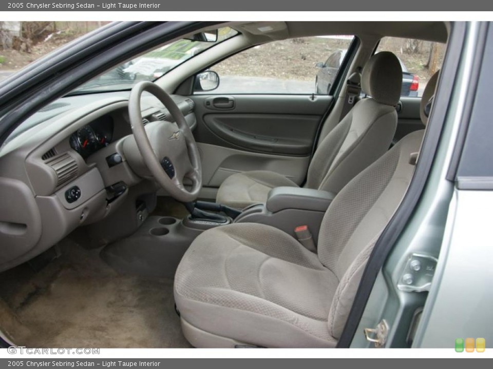 Light Taupe Interior Photo for the 2005 Chrysler Sebring Sedan #48548840