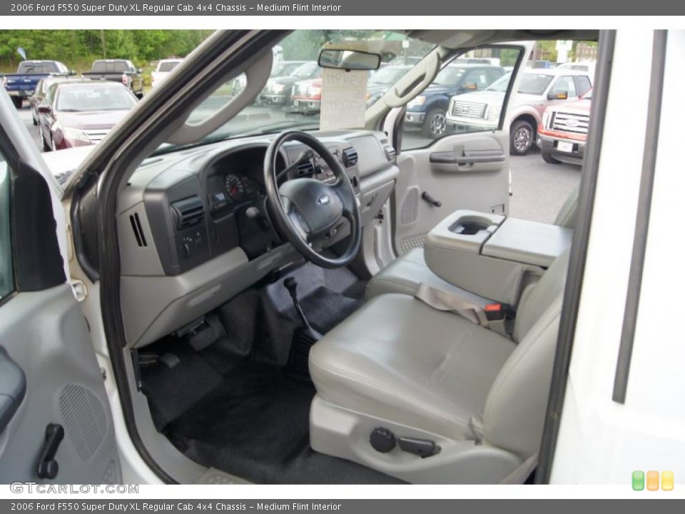 Medium Flint Interior Photo for the 2006 Ford F550 Super Duty XL Regular Cab 4x4 Chassis #48556835