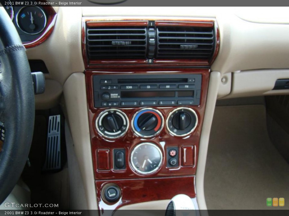 Beige Interior Controls for the 2001 BMW Z3 3.0i Roadster #48558689