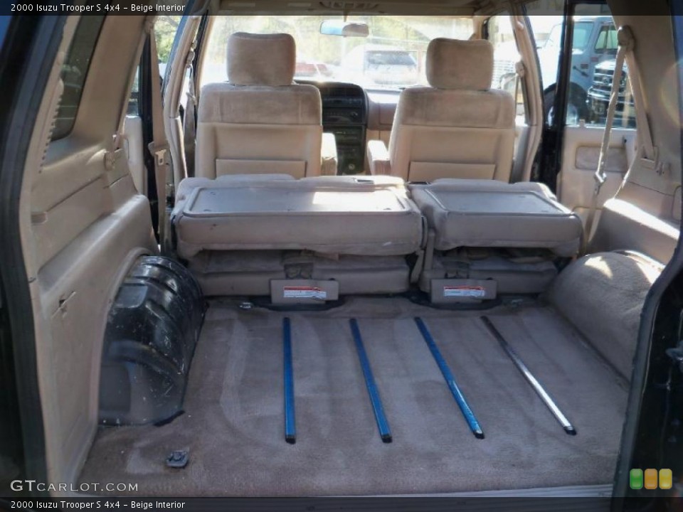 Beige Interior Trunk for the 2000 Isuzu Trooper S 4x4 #48560420