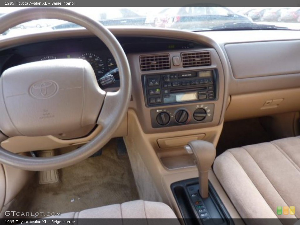 Beige Interior Photo for the 1995 Toyota Avalon XL #48564574